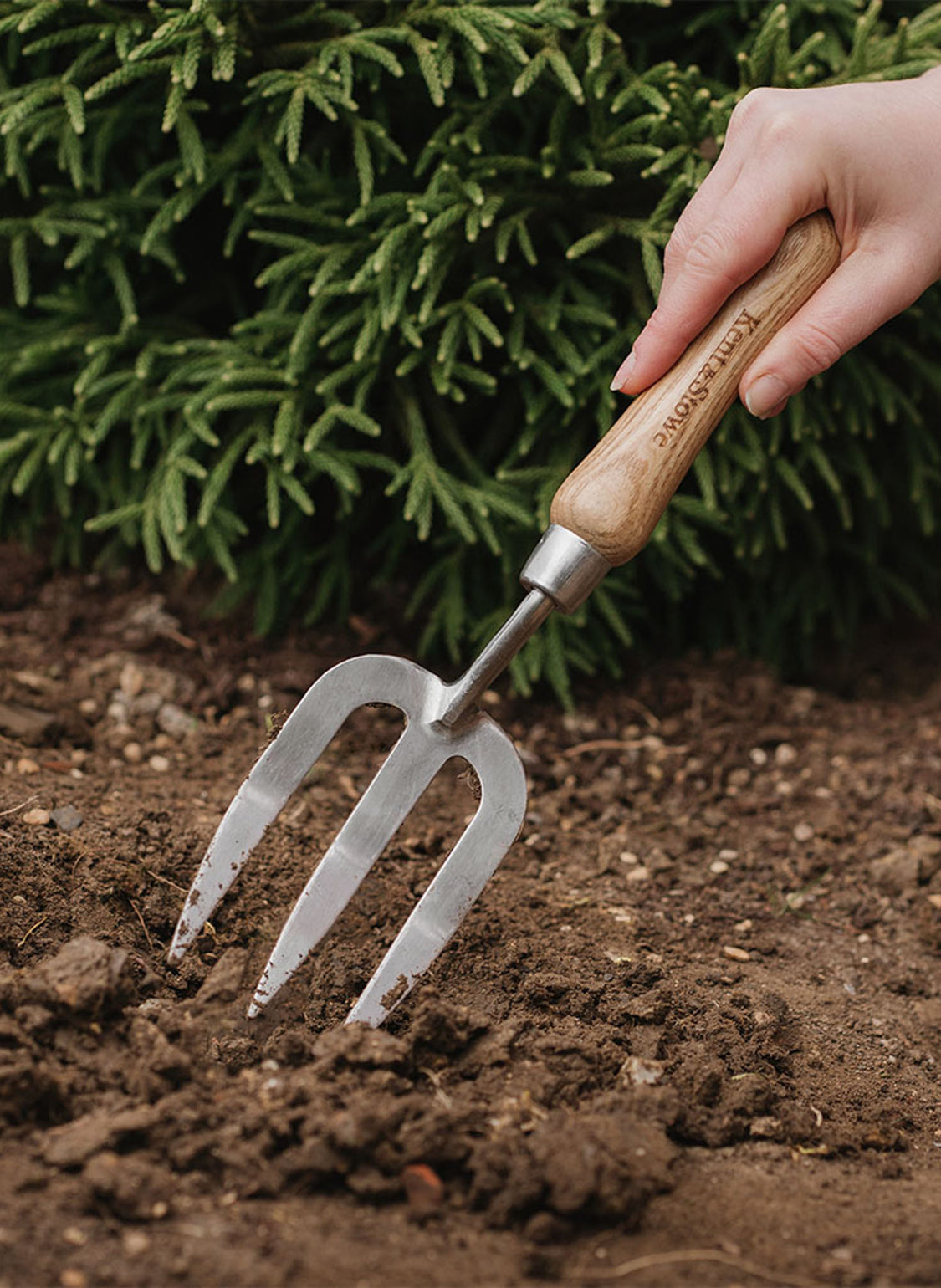 files/stainlesssteelhandfork_kentandstowe_70100072_0060_a_lifestyle.jpg